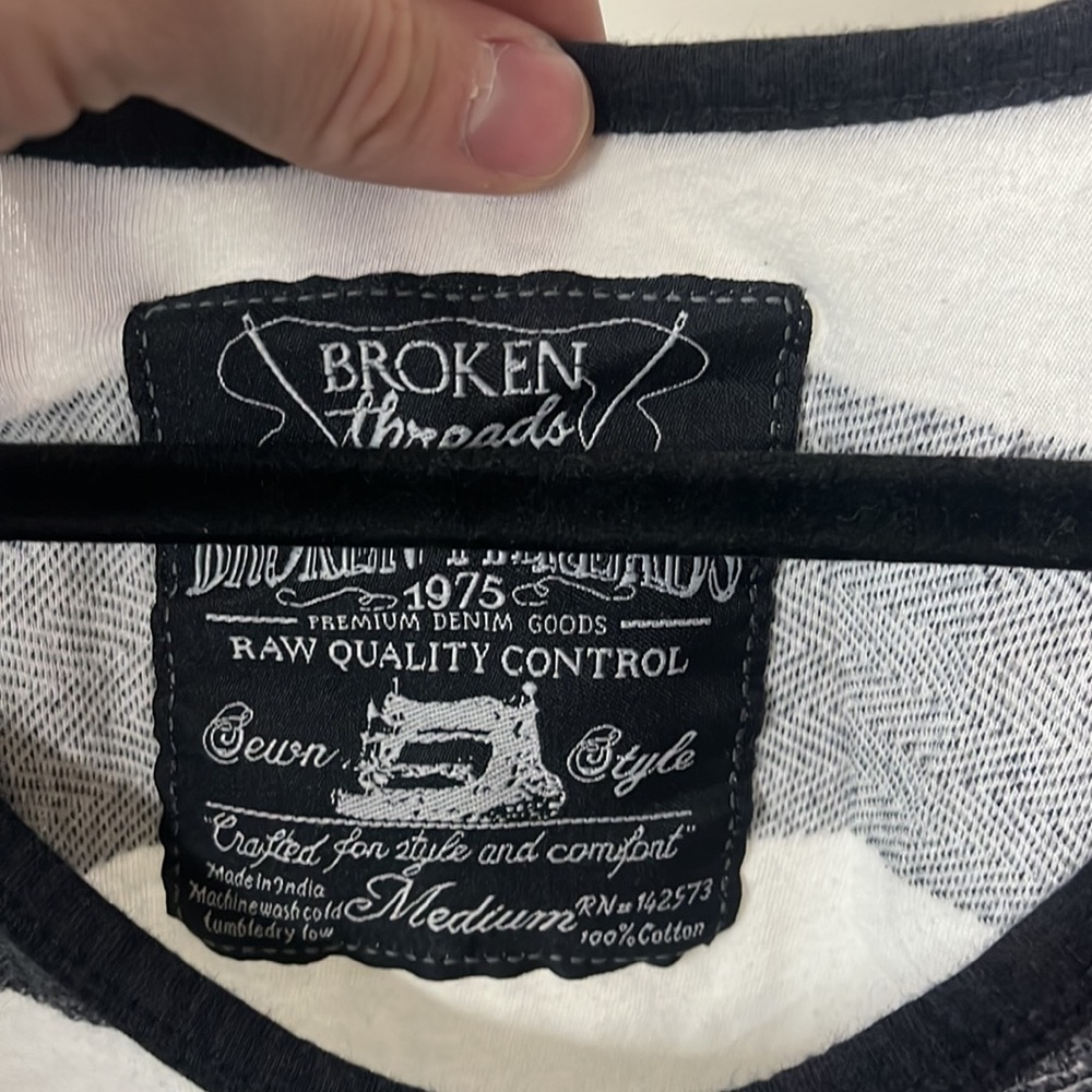 Two Broken Threads Medium Tank Top - Picture 6 of 6